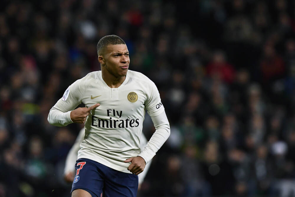 谁能大放异彩？图片报盘点拜仁四大潜力新星：德拉罗韦雷、代贝尔